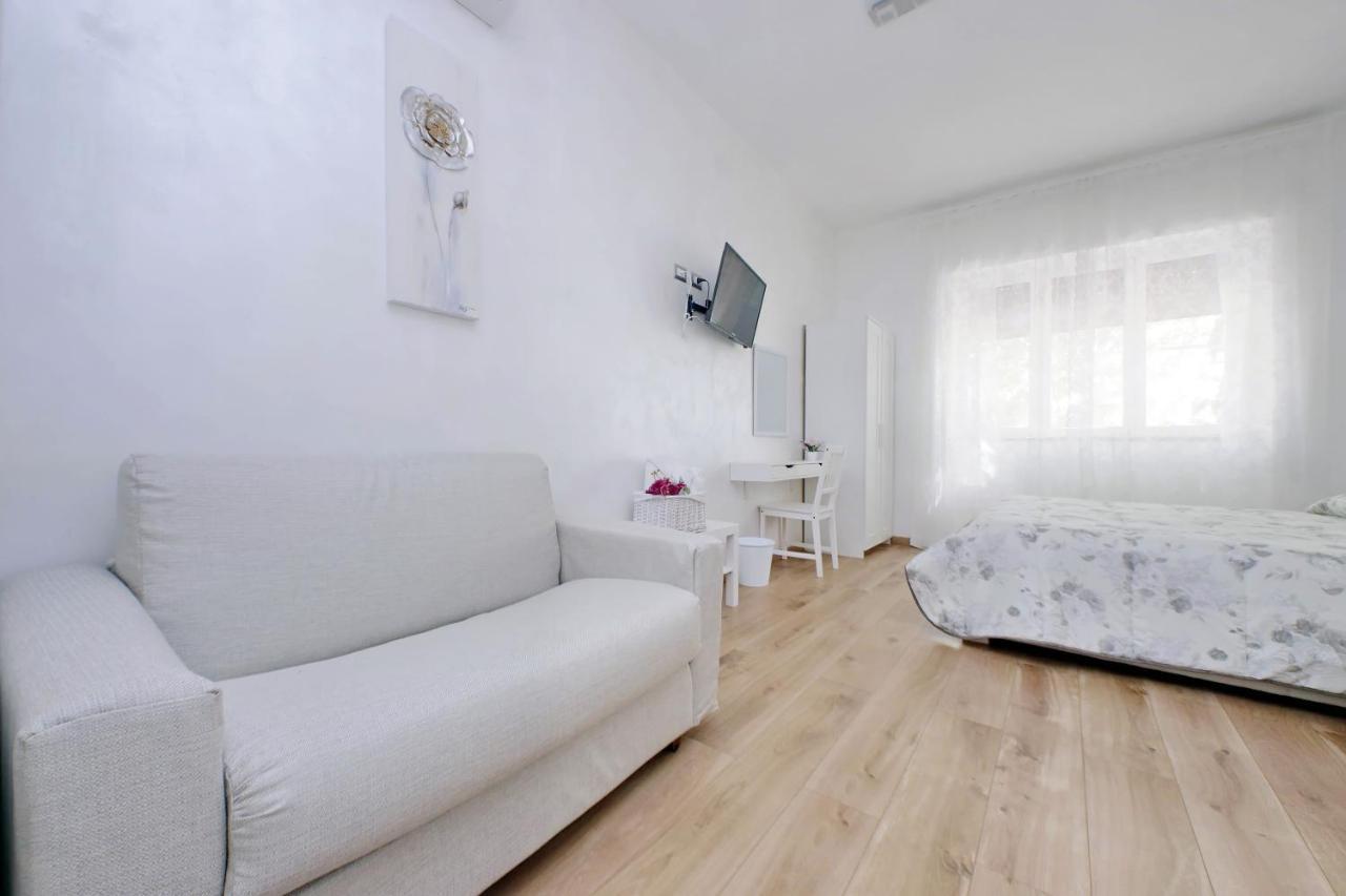 B&B Giuly Fiumicino Zewnętrze zdjęcie