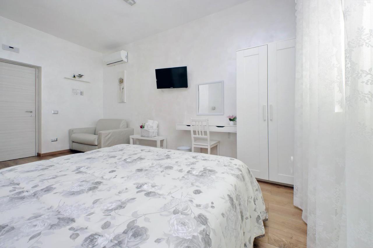 B&B Giuly Fiumicino Zewnętrze zdjęcie